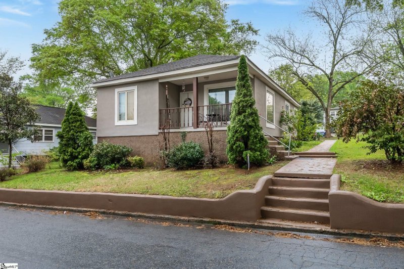 Property image 3 at 303 Blair Street, Easley, SC 29640