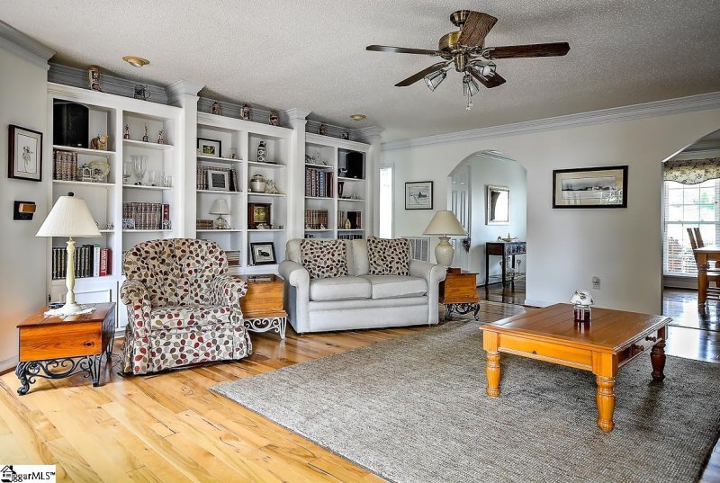 Property image 2 at 116 Chenoweth Drive, Simpsonville, SC 29681