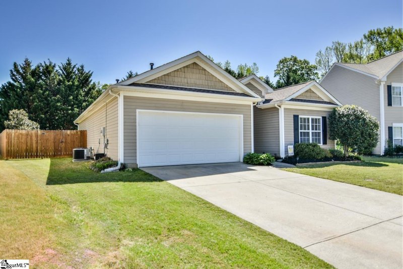 Property image 3 at 20 Farm Brook Way, Simpsonville, SC 29681