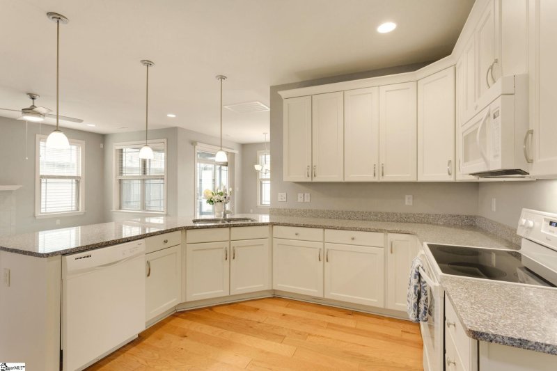 Property image 2 of 603 Castlestone Drive in Greystone Cottages, Greer, SC 29650
