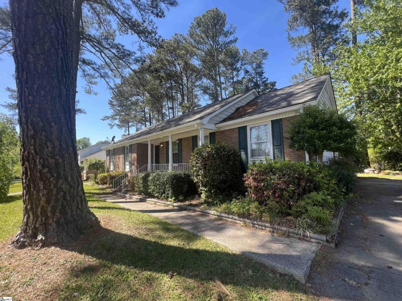 Property image 2 at 120 Windy Rush Road, Spartanburg, SC 29301-2766
