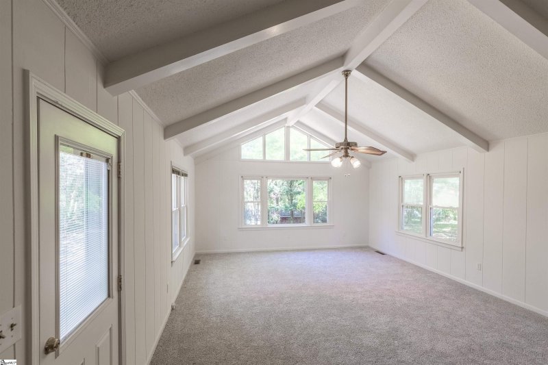 Property image 4 at 111 Ridge Springs Road, Taylors, SC 29687