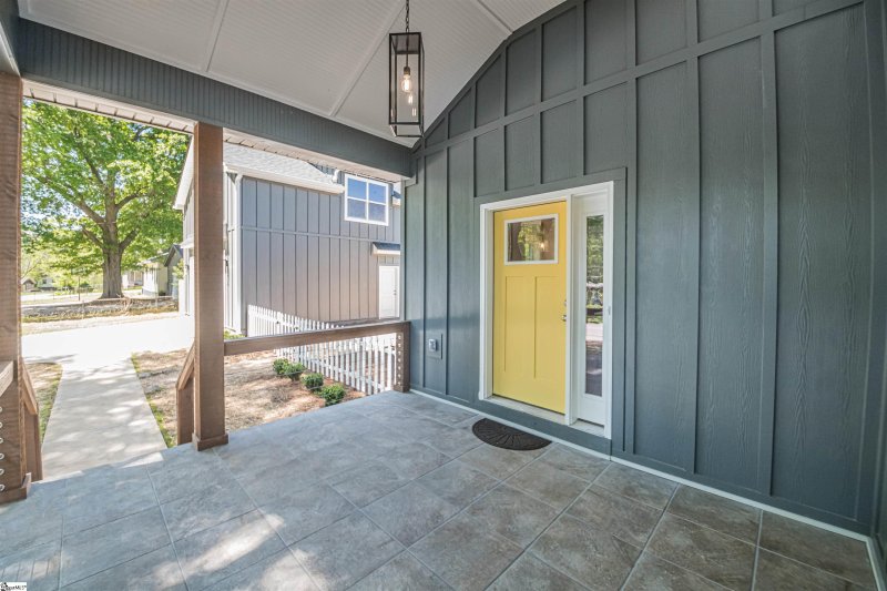 Property image 3 at 121 Chestnut Street, Greenville, SC 29605