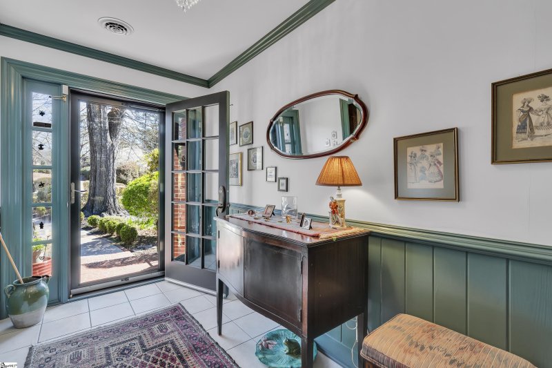 Property image 3 at 136 Fernbrook Circle, Spartanburg, SC 29307