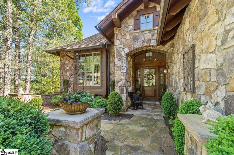 403 Crossbill Court