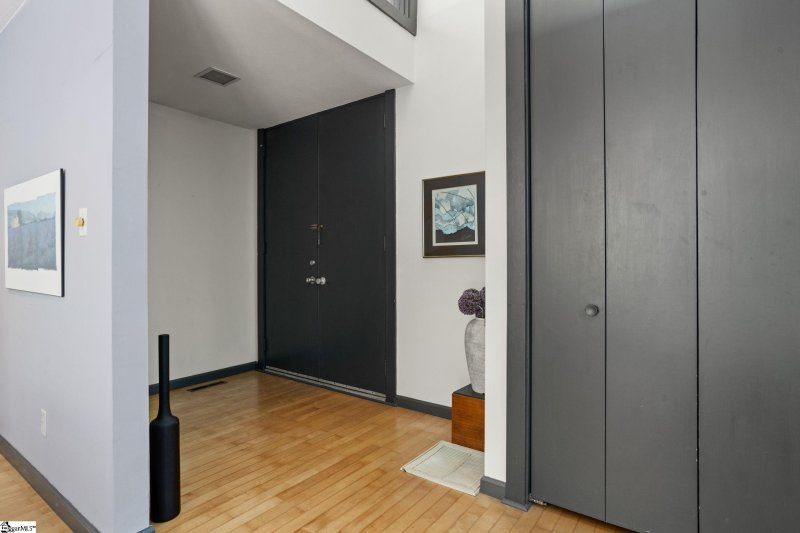 Property image 3 at 207 Windsor Road, Greer, SC 29651-1038