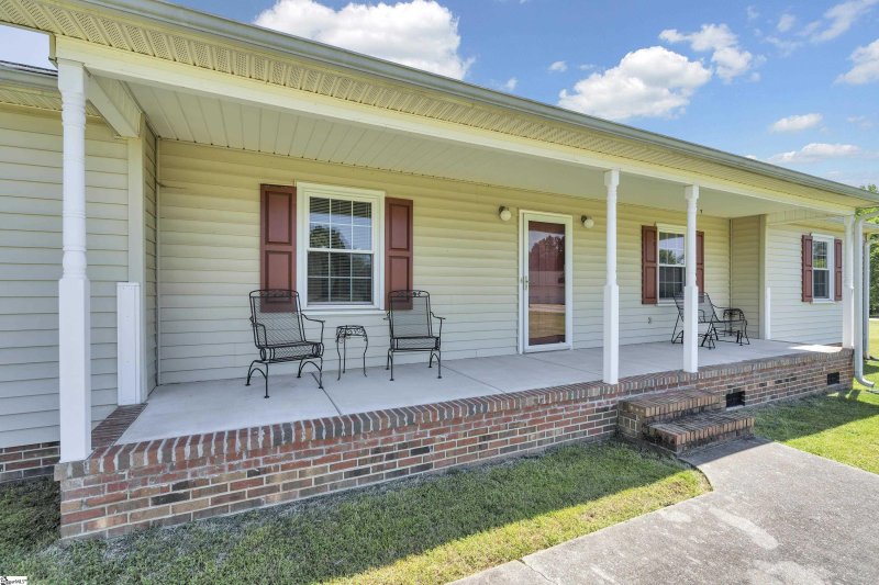 Property image 3 at 131 Cottonwood Street, Williamston, SC 29697