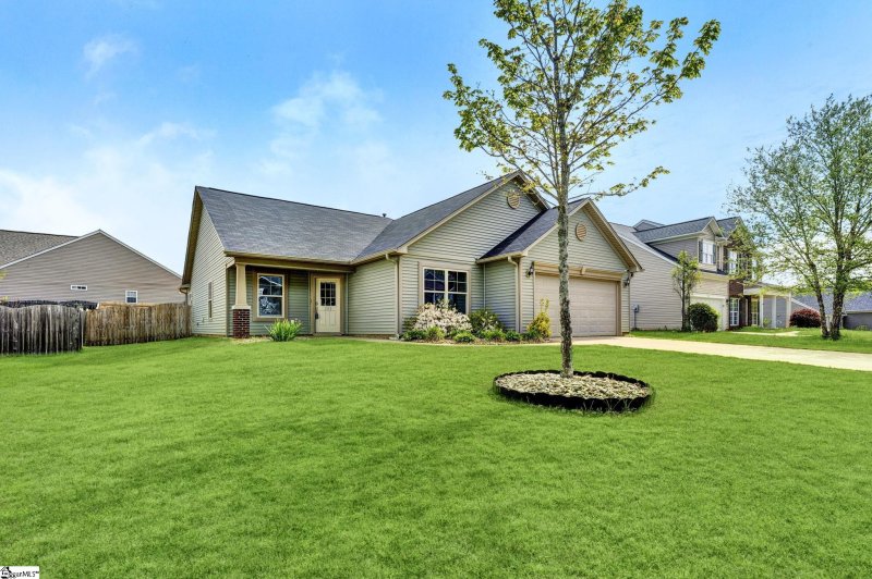 Property image 2 at 223 Twilitemist Drive, Duncan, SC 29334