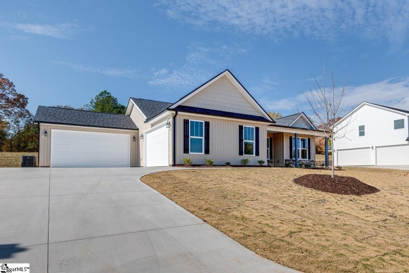 Property image 3 at 106 Legacy Lane, Pickens, SC 29671