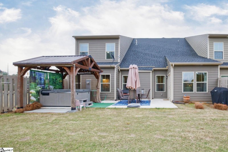 Property image 3 at 10 Hemingway Lane, Simpsonville, SC 29681