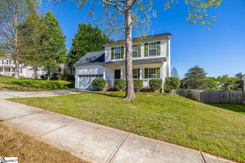 Property image 2 at 4 Fritzsimons Court, Greer, SC 29651-5841