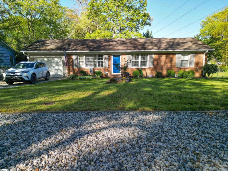 Property image 2 at 103 Brewster Drive, Taylors, SC 29687