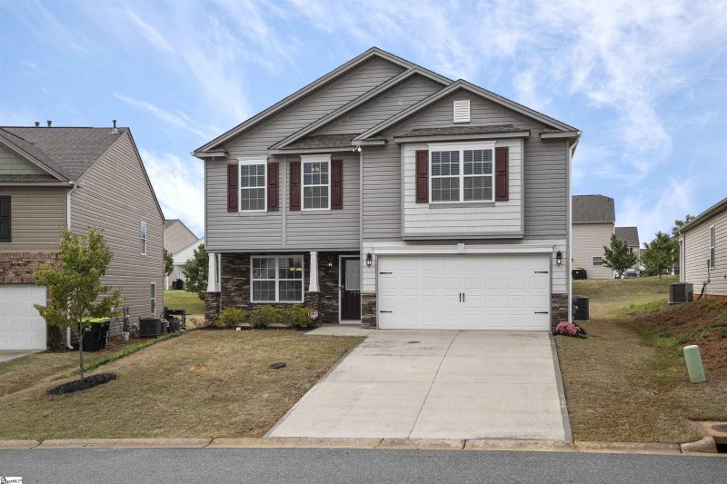 Property image 2 at 705 Longhorn Drive, Piedmont, SC 29673