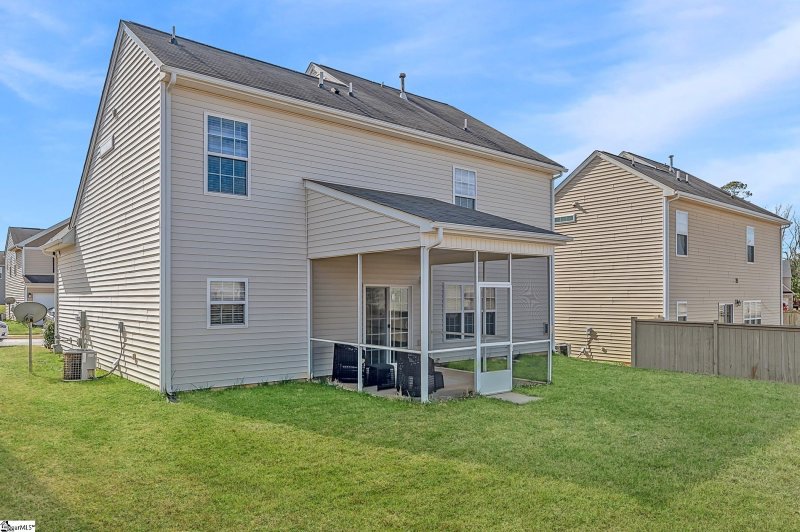 Property image 3 at 3 Medfield Court, Greenville, SC 29605