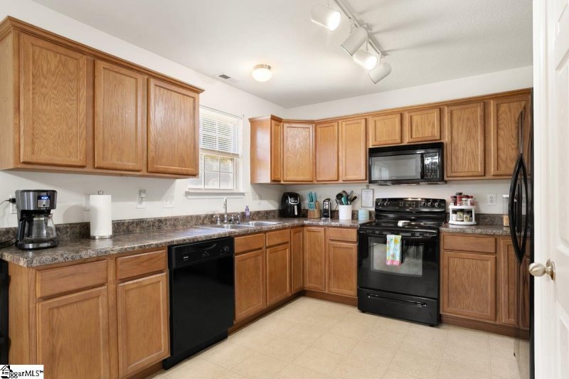 Property image 5 at 2 Richmond Drive, Greenville, SC 29617