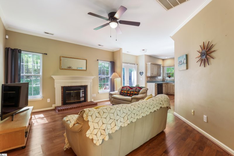 Property image 5 at 8 Renforth Road, Simpsonville, SC 29681