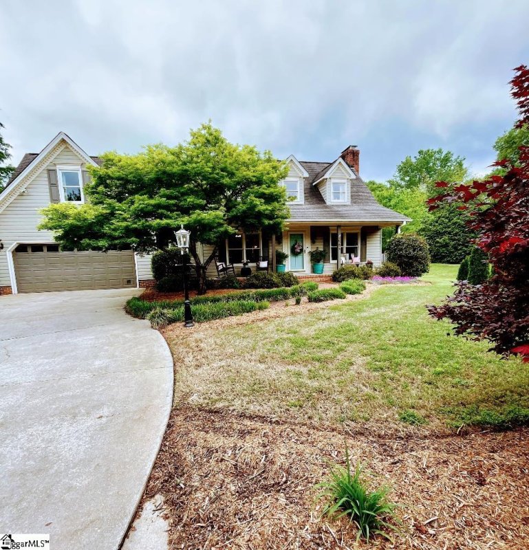 Property image 2 at 207 Yellow Poplar Court, Simpsonville, SC 29681