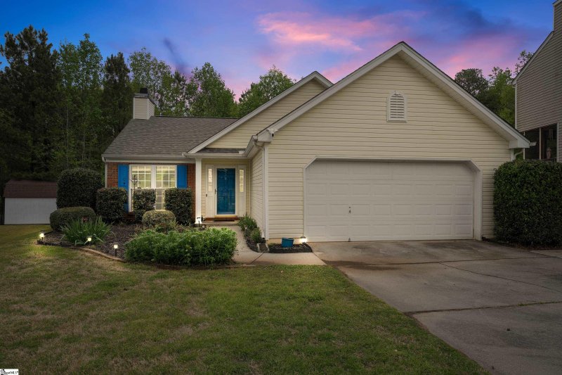 Property image 2 at 218 Bonnie Woods Drive, Greenville, SC 29605