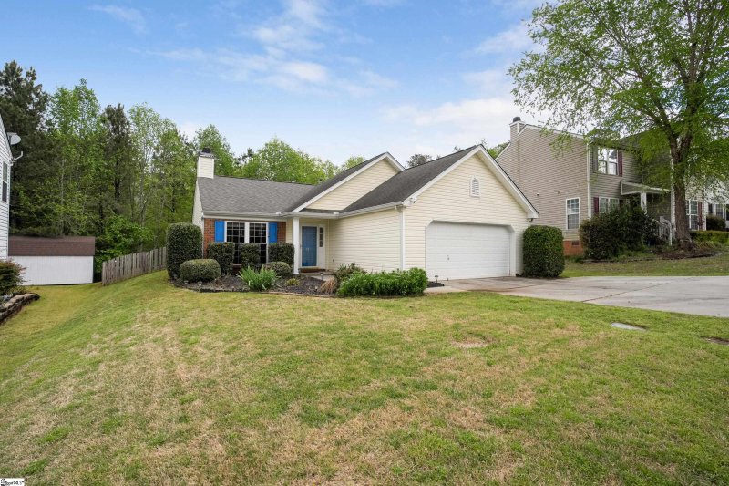 Property image 3 at 218 Bonnie Woods Drive, Greenville, SC 29605