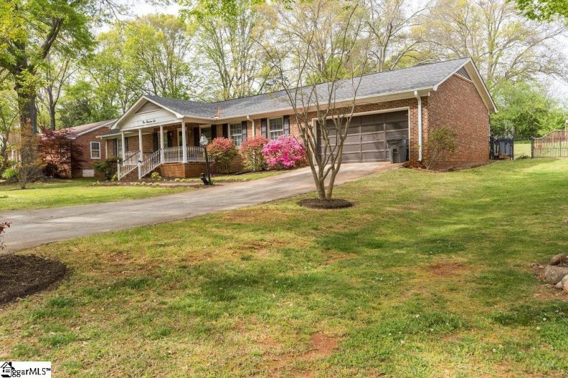 Property image 2 at 106 Overton Avenue, Greenville, SC 29617