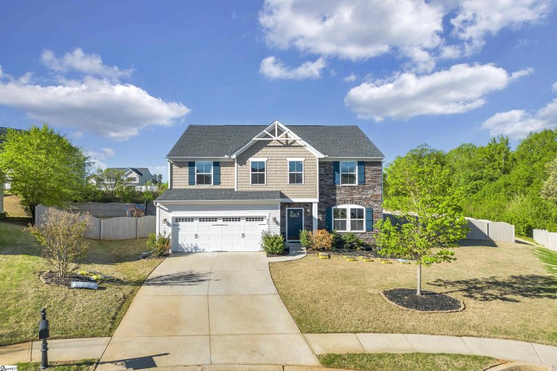 Property image 2 of 805 Nola Court in Glen Lake, Boiling Springs, SC 29316
