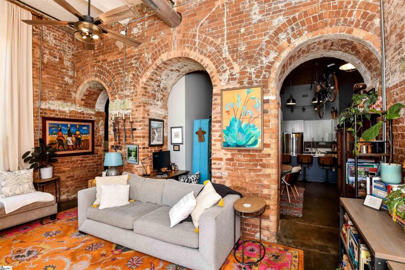 Property image 2 at 400 Mills Avenue, Greenville, SC 29605-4181