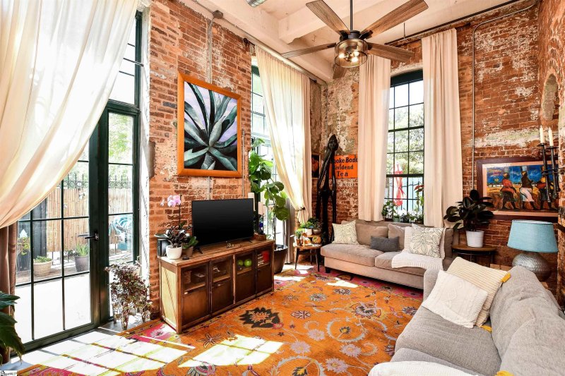 Property image 3 at 400 Mills Avenue, Greenville, SC 29605-4181