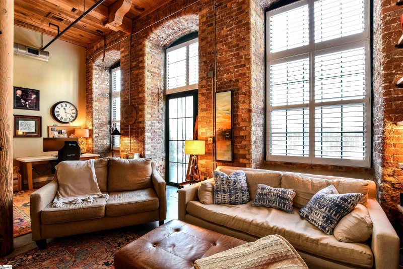 Property image 3 at 400 Mills Avenue, Greenville, SC 29605-4181