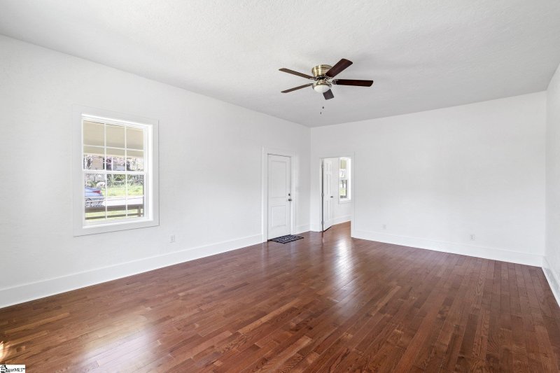 Property image 4 at 109 Edwards Street, Simpsonville, SC 29681