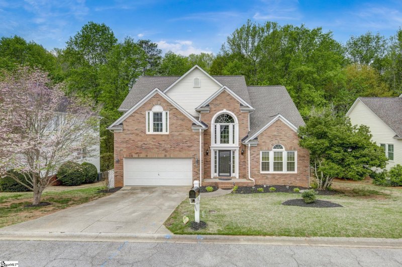 2 S Cedarbluff Court