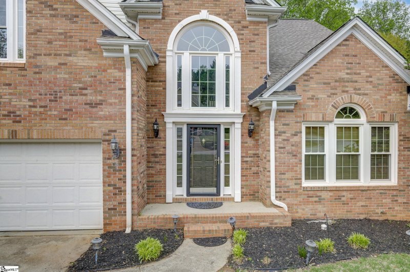 Property image 2 at 2 S Cedarbluff Court, Greer, SC 29650