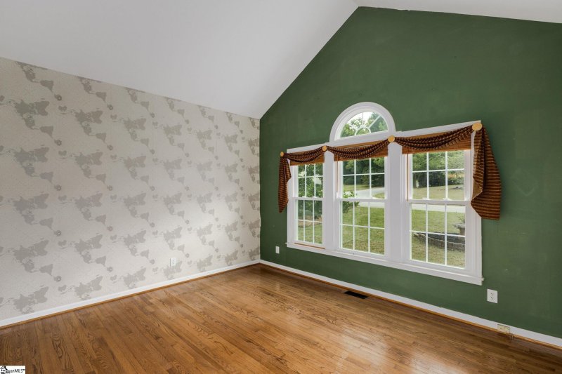 Property image 5 at 2 S Cedarbluff Court, Greer, SC 29650