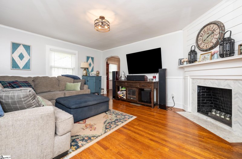 Property image 2 at 904 N Franklin Road, Greenville, SC 29617