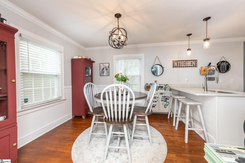 Property image 5 at 904 N Franklin Road, Greenville, SC 29617