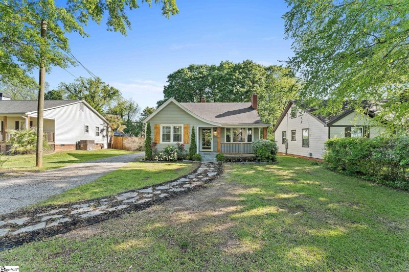 Property image 2 at 214 Sycamore Drive, Greenville, SC 29607