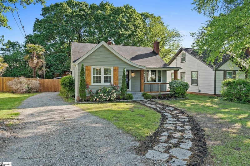Property image 3 at 214 Sycamore Drive, Greenville, SC 29607