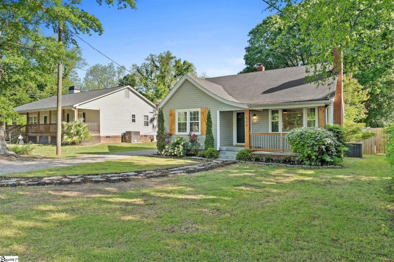 Property image 4 at 214 Sycamore Drive, Greenville, SC 29607