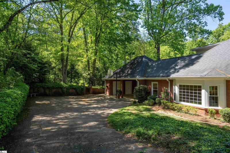 Property image 4 at 125 Windsor Road, Greer, SC 29651