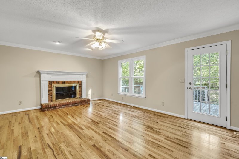 Property image 2 at 7 Waxwing Court, Simpsonville, SC 29681