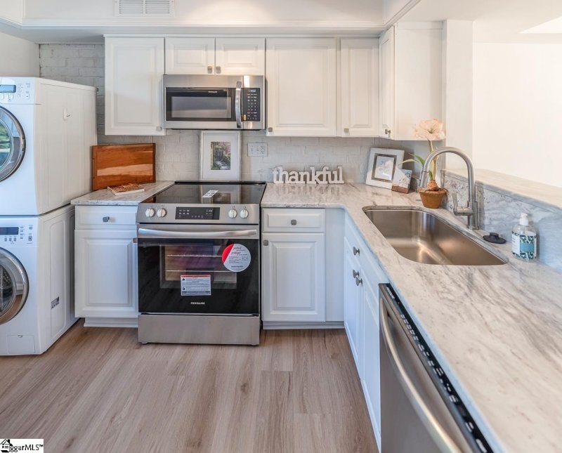 Property image 4 at 2530 East North Street, Greenville, SC 29615