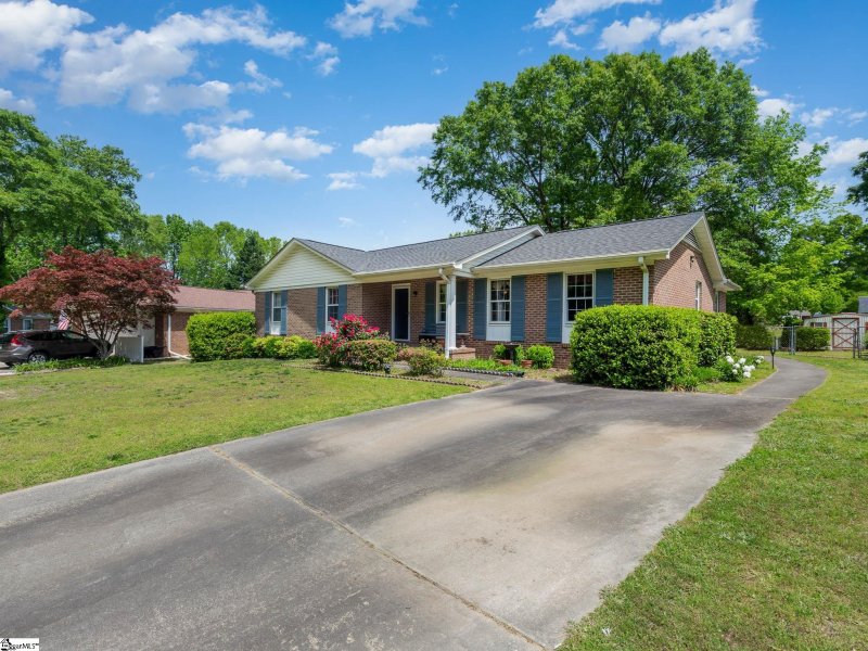 Property image 2 at 207 BALDWIN Circle, Mauldin, SC 29662