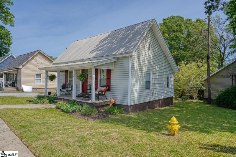 Property image 2 at 109 1st Street, Fountain Inn, SC 29644