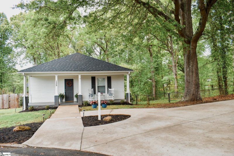 Property image 2 at 135 Margaret Street, Easley, SC 29640