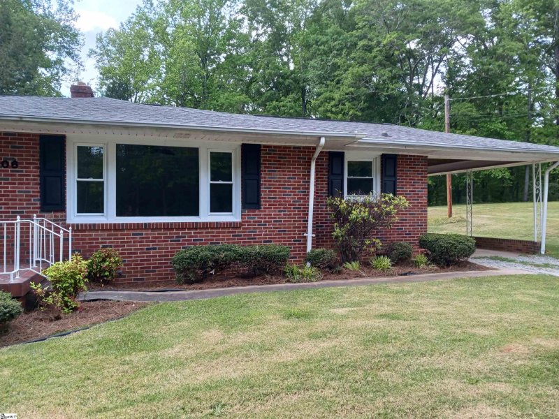 Property image 3 at 1406 greenwood Road, Laurens, SC 29360