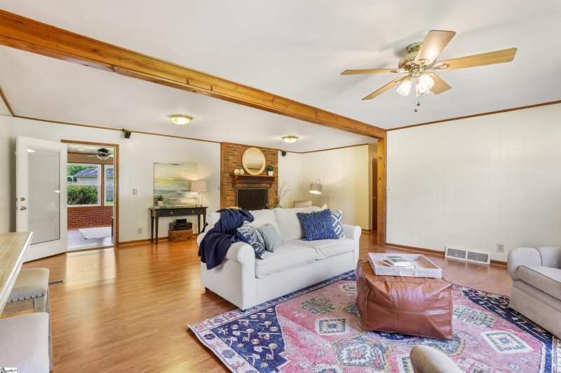 Property image 4 at 2 Ashwood Avenue, Greenville, SC 29607