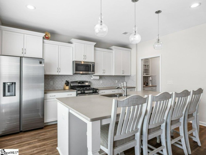 Property image 4 at 618 N Meadows Lane, Easley, SC 29642