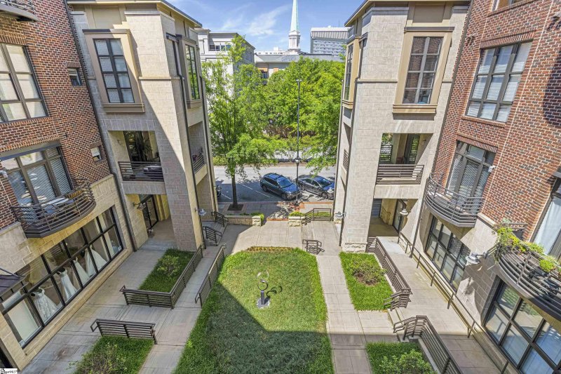 Property image 2 at 101 W Court Street, Greenville, SC 29601
