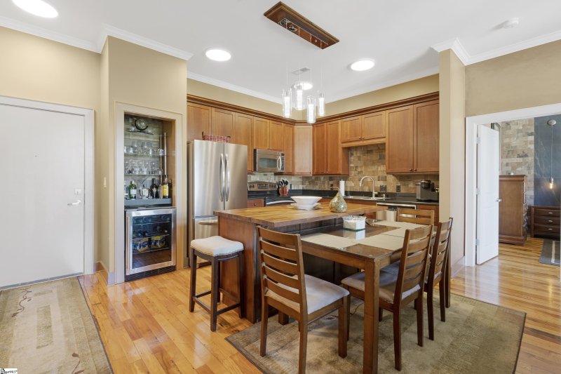 Property image 4 at 101 W Court Street, Greenville, SC 29601