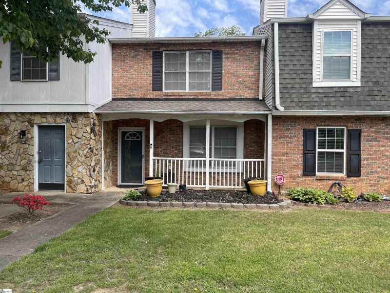 142 Shady Tree Drive