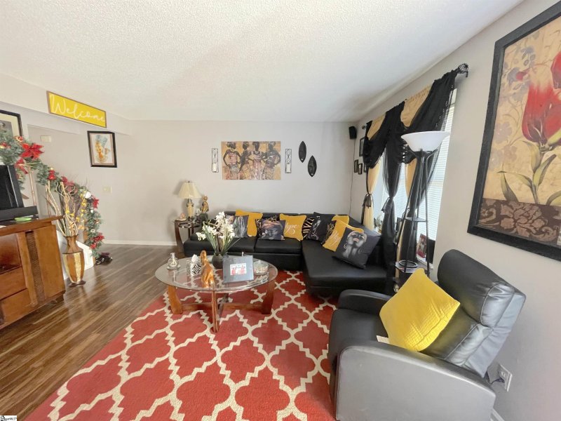 Property image 4 at 142 Shady Tree Drive, Taylors, SC 29687